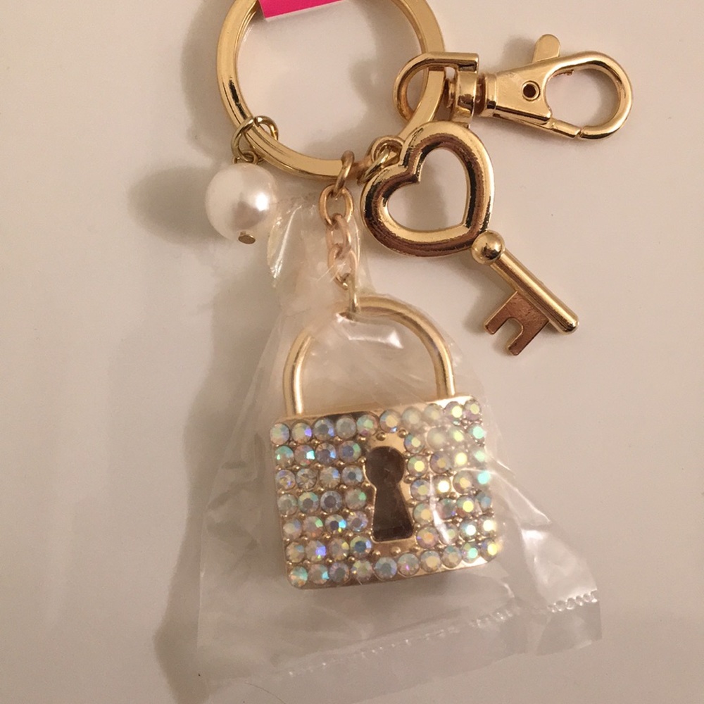 Gold Lock🔐 Key Chain